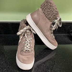 SALE- SAM EDELMAN Size 8 LUTHER PUTTY FAUX SHEARLING HI-TOP SNEAKER Runs 1/2 s…
